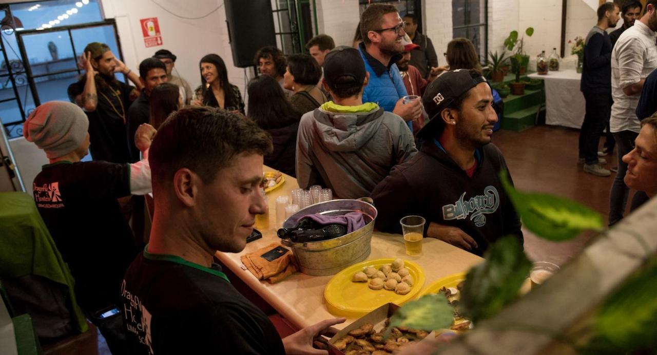 Dragonfly Hostels Barranco Ліма Екстер'єр фото